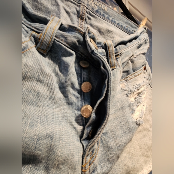American Eagle Outfitters High-waisted Distressed Jean Shorts - Picture 4 of 6